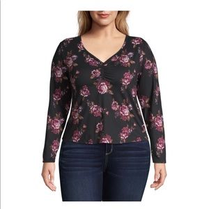 NWT Arizona Floral Casual Top